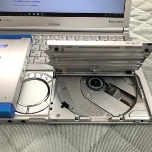 DVDドライブ開放状態の画像